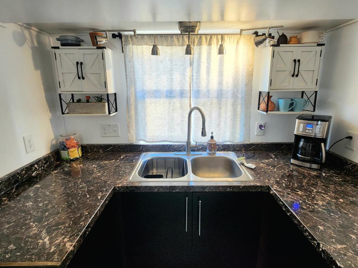 Tiny Home Hot Tub Colorado City Екстериор снимка